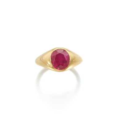 View full screen - View 1 of Lot 754. Ruby and gold ring.