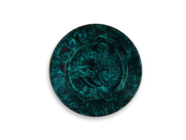 View full screen - View 1 of Lot 2128. A porcelain dish, Aode-Kutani type, Hizen, Edo period, circa 1640-50 | 色絵鳳凰文大皿 肥前 (青手)古九谷様式 江戸時代前期 1640~50年代.