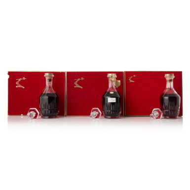 View full screen - View 1 of Lot 6543. Hennessy XO Crystal Decanter 40.0 & 42.0 abv NV (3 BT70).