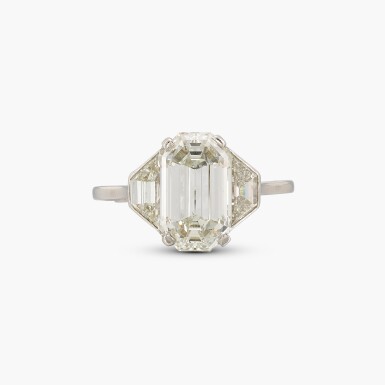 View full screen - View 1 of Lot 37. Diamond Ring .