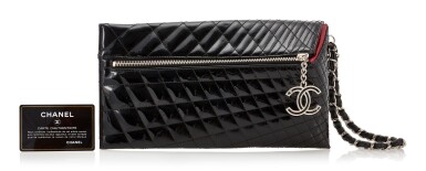 View full screen - View 1 of Lot 90. BLACK PATENT LEATHER AND SILVER-TONE METAL KALEIDOSCOPE POCHETTE, CHANEL.