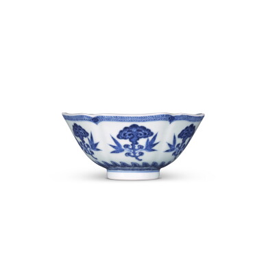 View full screen - View 1 of Lot 107. A rare blue and white 'lingzhi' lobed bowl, Seal mark and period of Qianlong | 清乾隆 青花靈芝紋葵口盌 《大清乾隆年製》款.