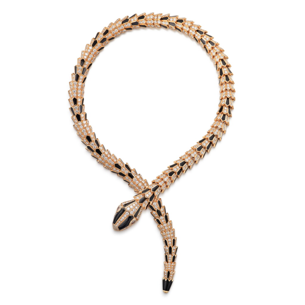 View full screen - View 1 of Lot 277. 'Serpenti' Diamond and Onyx Necklace | 寶格麗 | 'Serpenti' 鑽石 配 縞瑪瑙 項鏈.