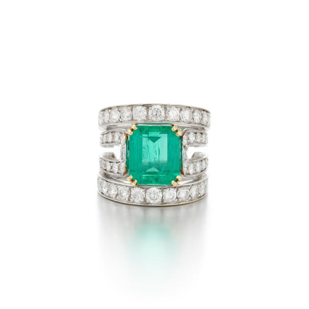 View full screen - View 1 of Lot 227. Emerald and diamond ring (Anello in smeraldo e diamanti).