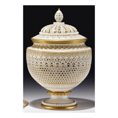 View full screen - View 1 of Lot 196. A ROYAL WORCESTER RETICULATED PORCELAIN VASE AND COVER BY GEORGE OWEN 1921.