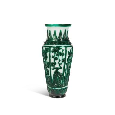 View full screen - View 1 of Lot 750. A green-overlay white glass vase, 19th / 20th century | 十九 / 二十世紀 涅白地套綠料開光花鳥圖瓶.