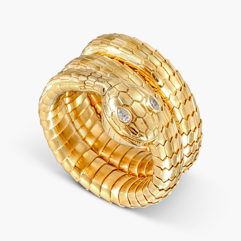 View full screen - View 1 of Lot 1631. Diamond and Gold 'Serpenti' Wristwatch | 寶格麗 | 鑽石 配 K金 ‘Serpenti’ 腕錶.