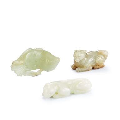View full screen - View 1 of Lot 2008. Three jade animal carvings, Yuan - Qing dynasty 元至清 玉瑞獸、臥獾 及 年年有餘一組三件.