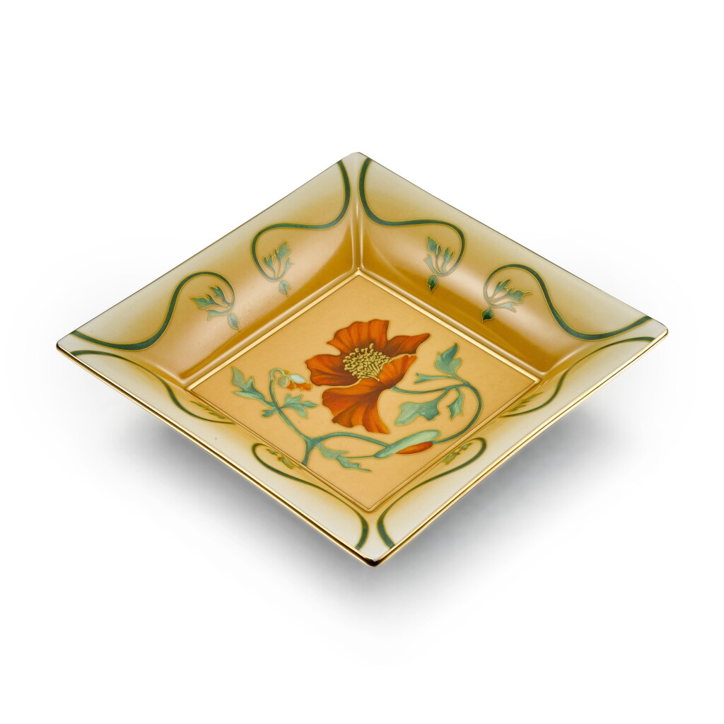 View full screen - View 1 of Lot 8095. Porcelain de Limoges | A commemorative Limoges porcelain and enamel dish, Circa 2013 | 百達翡麗 | Porcelain de Limoges | 利摩日陶瓷及琺瑯擺飾盤,約2013年製.