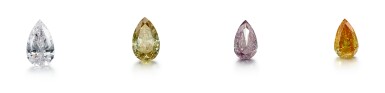 View full screen - View 1 of Lot 9125. GROUP OF UNMOUNTED FANCY COLOURED DIAMONDS AND DIAMOND | 彩色鑽石及鑽石四枚.