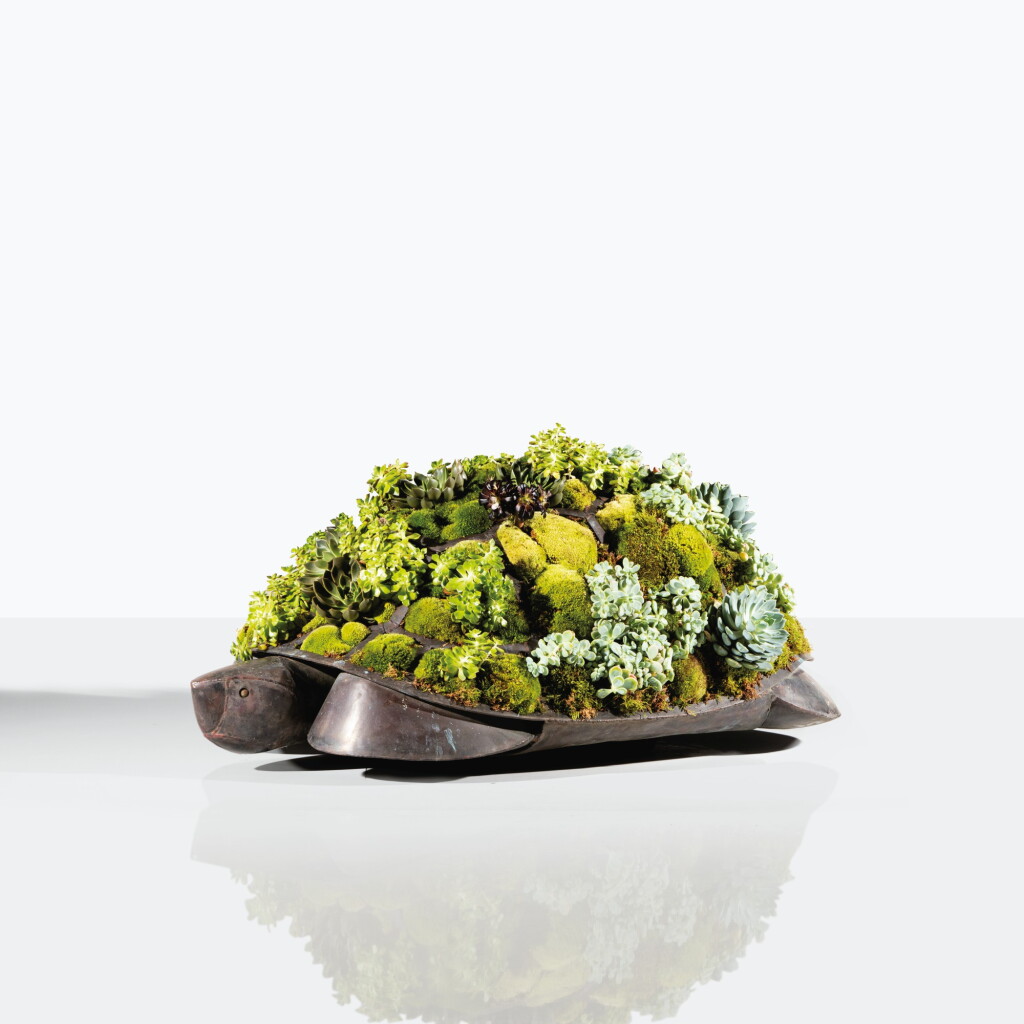 View full screen - View 1 of Lot 12. Tortue topiaire III.