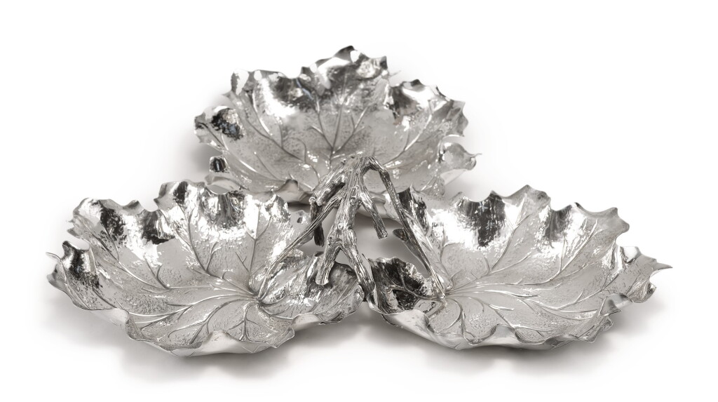 View full screen - View 1 of Lot 229. AN ITALIAN SILVER LEAF-FORM CENTERPIECE, GIANMARIA BUCCELLATI, BOLOGNA, 20TH CENTURY.