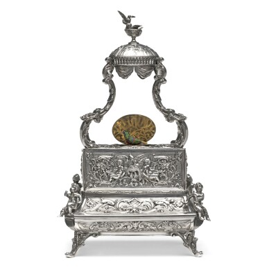 View full screen - View 1 of Lot 1346. A silver singing bird box, probably Karl Griesbaum, Berlin, late 19th century.