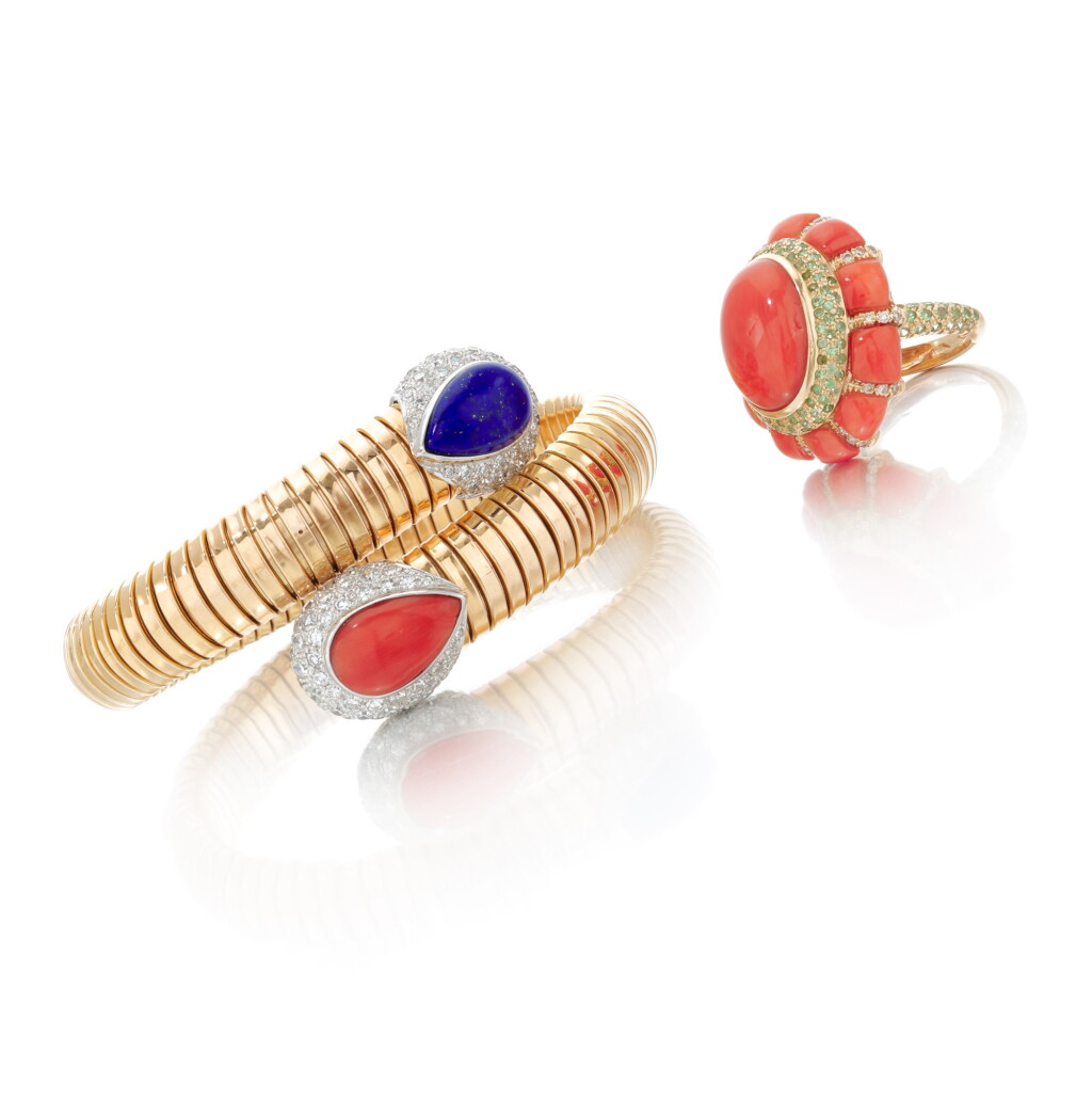 View full screen - View 1 of Lot 112. Coral, emerald and diamond ring and Lapis lazuli, coral and diamond bracelet (Anello in corallo, smerladi e diamanti e bracciale con lapislazzuli, corallo e diamanti).