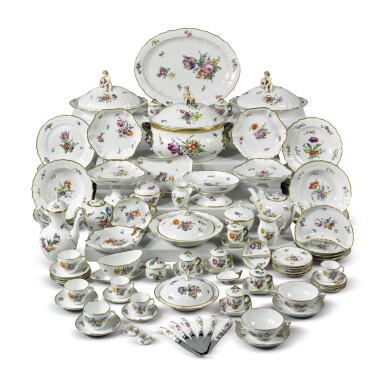 View full screen - View 1 of Lot 237. AN ASSEMBLED EXTENSIVE ROYAL COPENHAGEN PART-DINNER AND DESSERT SERVICE LATE 18TH-CENTURY AND LATER.