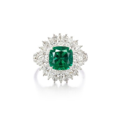 View full screen - View 1 of Lot 1989. Emerald and Diamond Ring | 2.92克拉 天然 「哥倫比亞」無油祖母綠 配 鑽石 戒指.