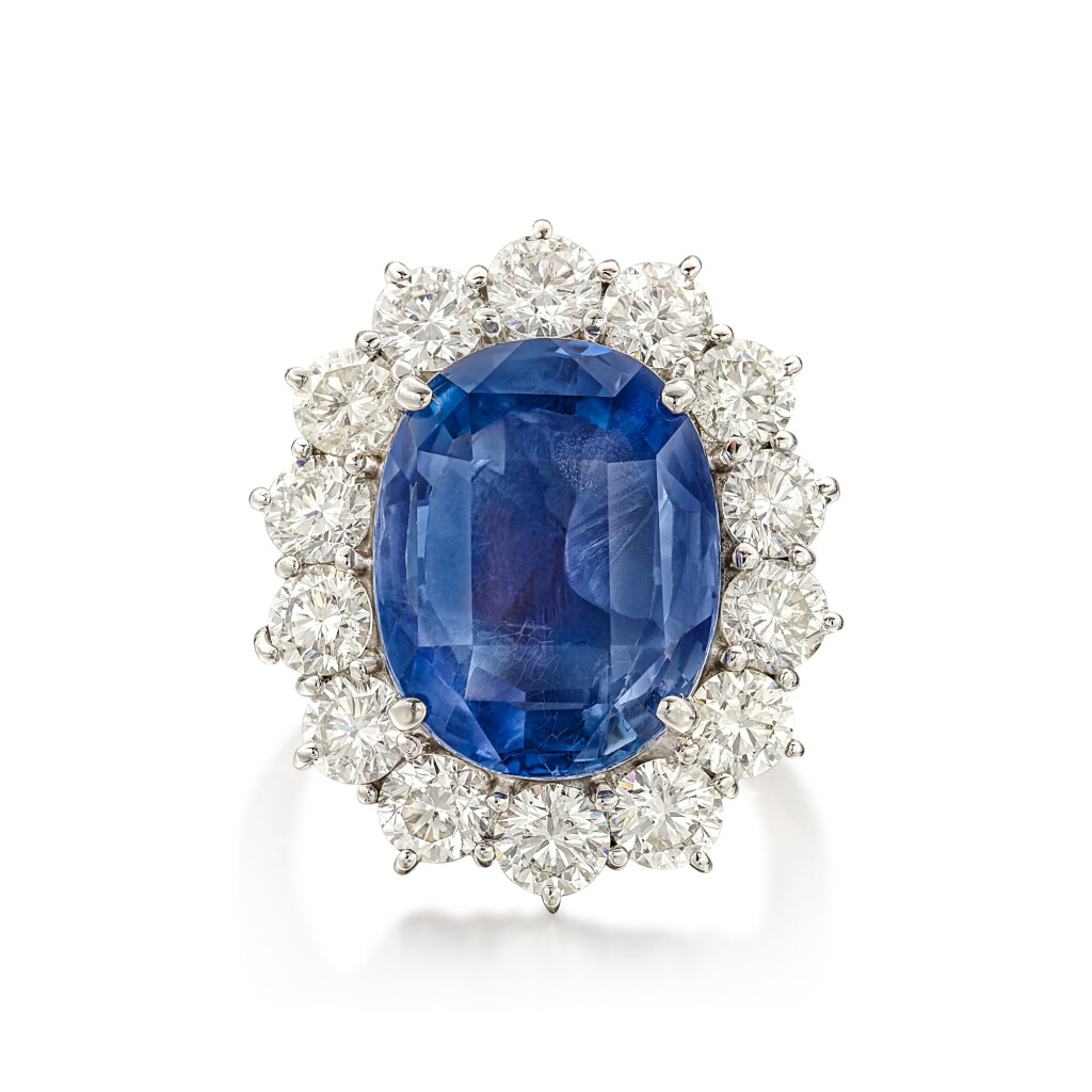 View full screen - View 1 of Lot 1768. Sapphire and Diamond Ring | 天然 「斯里蘭卡」未經加熱 藍寶石 配 鑽石 戒指.