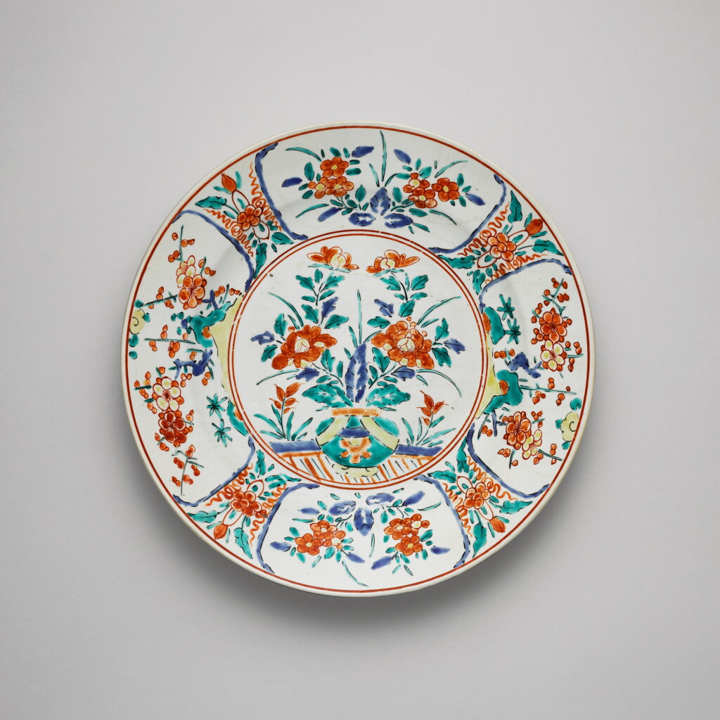 View full screen - View 1 of Lot 18. An early enameled dish | Edo period, mid-17th century.