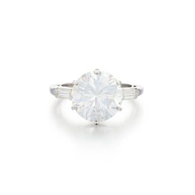 View full screen - View 1 of Lot 74. Bague diamant | Diamond ring.