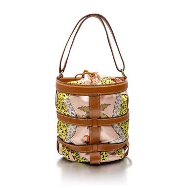 View full screen - View 1 of Lot 7. Rose Eglantine with Multicolor Leopard Print Musardine in Silk and Gold Epsom Leather, 2017 | 愛馬仕 | 金色EPSOM牛皮及絲質MUSARDINE包, 2017.