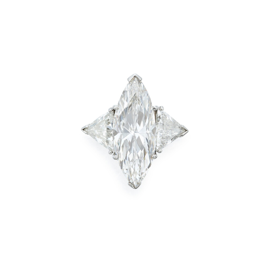View full screen - View 1 of Lot 86. Diamond Ring.