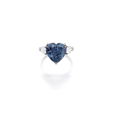 View full screen - View 1 of Lot 1806. A SUPERB FANCY VIVID BLUE DIAMOND AND DIAMOND RING 5.04卡拉 心形 艷彩藍色 VS2淨度 鑽石 配 鑽石 戒指.