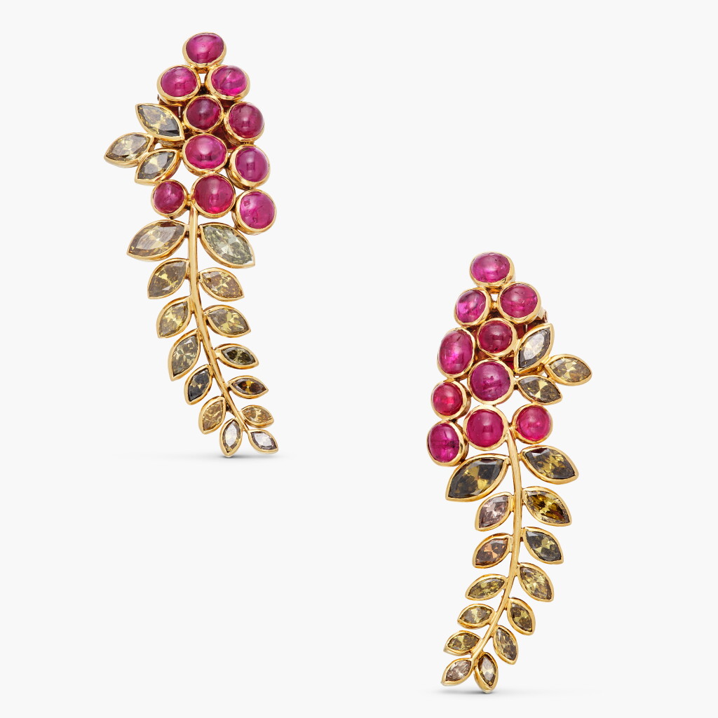 View full screen - View 1 of Lot 4. Pair of Ruby and Colored Diamond Clip-Brooches, France 紅寶石 配 彩色鑽石 胸針一對,法國.