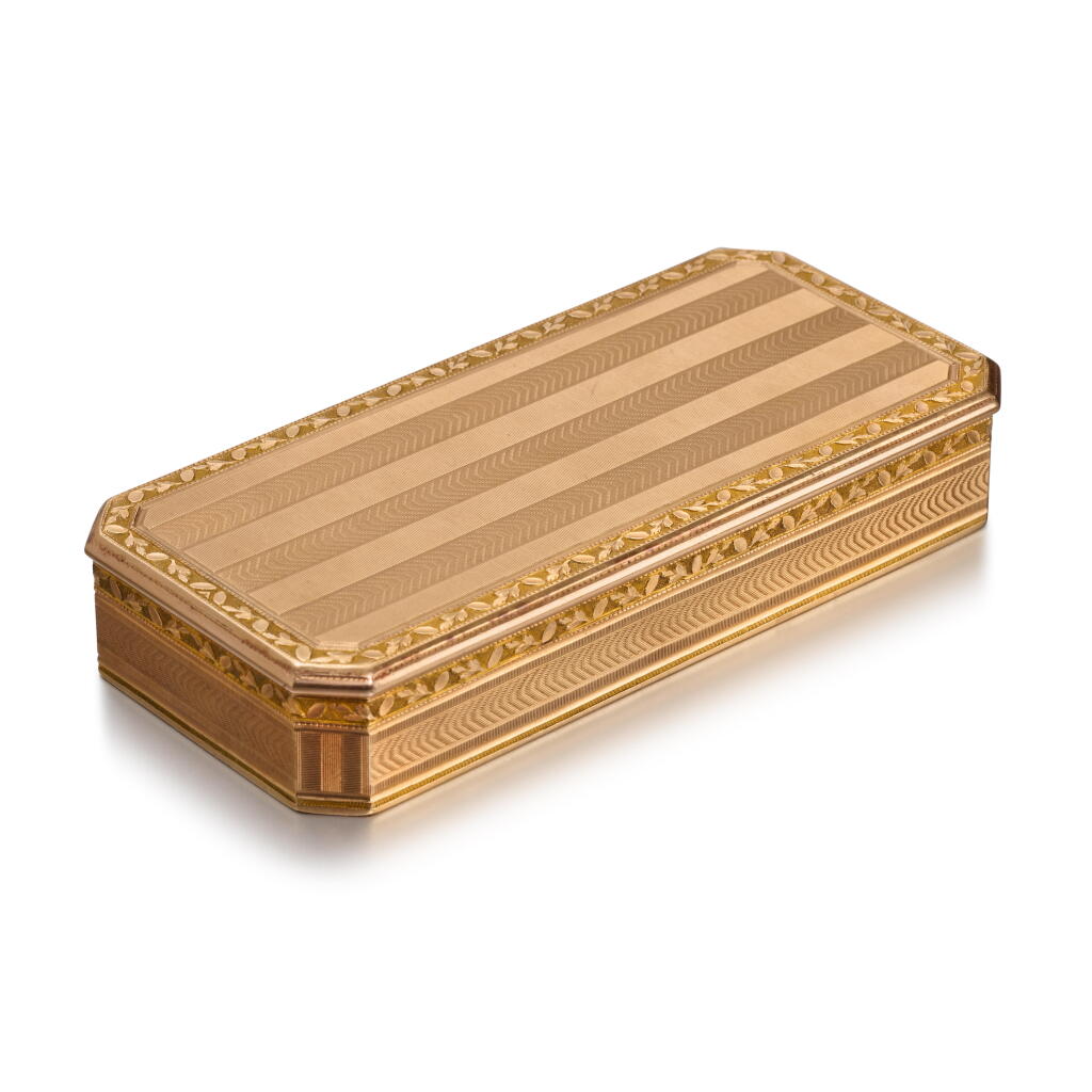 View full screen - View 1 of Lot 1074. A gold snuff box, Souchay Family, Hanau, circa 1800 .