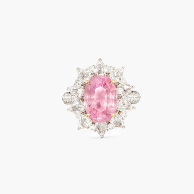 View full screen - View 1 of Lot 1459. Padparadscha Sapphire and Diamond Ring | 5.74 克拉 天然「斯里蘭卡」未經加熱 橙粉紅色剛玉 配 鑽石戒指.