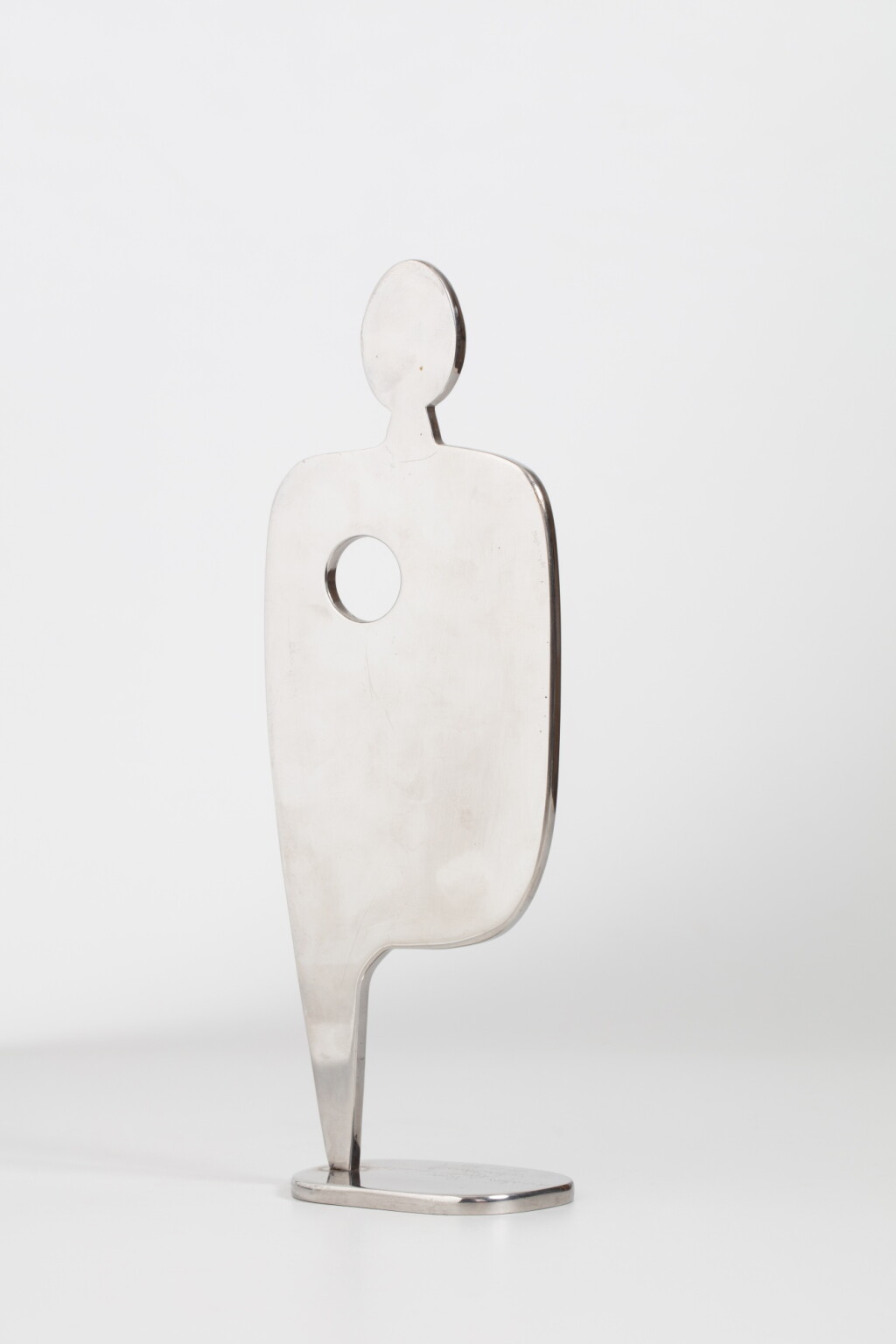 View full screen - View 1 of Lot 25. Lebadang (1921-2015), Standing figure | 黎白璗 (1921-2015), 人像.