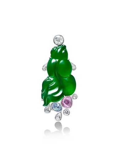 View full screen - View 1 of Lot 1624. CARVED JADEITE, COLOURED SAPPHIRE AND DIAMOND PENDANT / BROOCH | 天然翡翠 配 彩色剛玉 及 鑽石 掛墜 / 胸針.