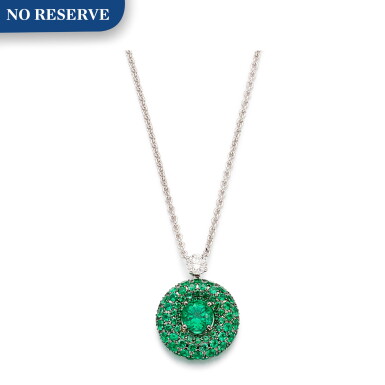 View full screen - View 1 of Lot 1052. 'Halo' Emerald and Diamond Pendent Necklace | 格拉夫| 'Halo' 祖母綠 配 鑽石 項鏈 (祖母綠共重約2.90克拉).