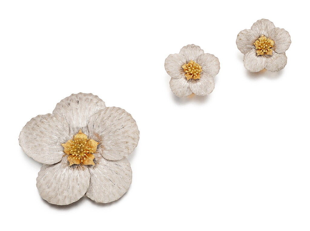 View full screen - View 1 of Lot 1188. BUCCELLATI | GOLD DEMI-PARURE | 布契拉提 | 18K金 別針及耳環套裝.