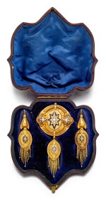 Pearl and Enamel Demi-Parure, Circa 1860 | 珍珠 配 琺瑯彩 胸針/吊墜 及 耳墜套裝, 約1890年