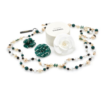 View full screen - View 1 of Lot 119. CHANEL | GRIPOIX AND FAUX PEARL NECKLACE AND THREE CAMELLIA BROOCHES .