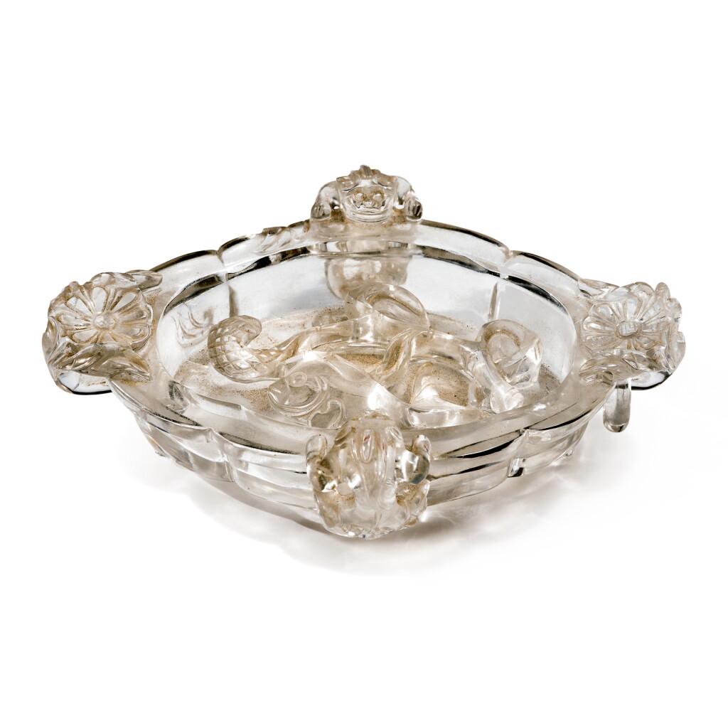 View full screen - View 1 of Lot 932. A LOBED ROCK CRYSTAL 'CHILONG' BRUSH WASHER WITH FLORAL HANDLES, QING DYNASTY, 18TH / 19TH CENTURY.