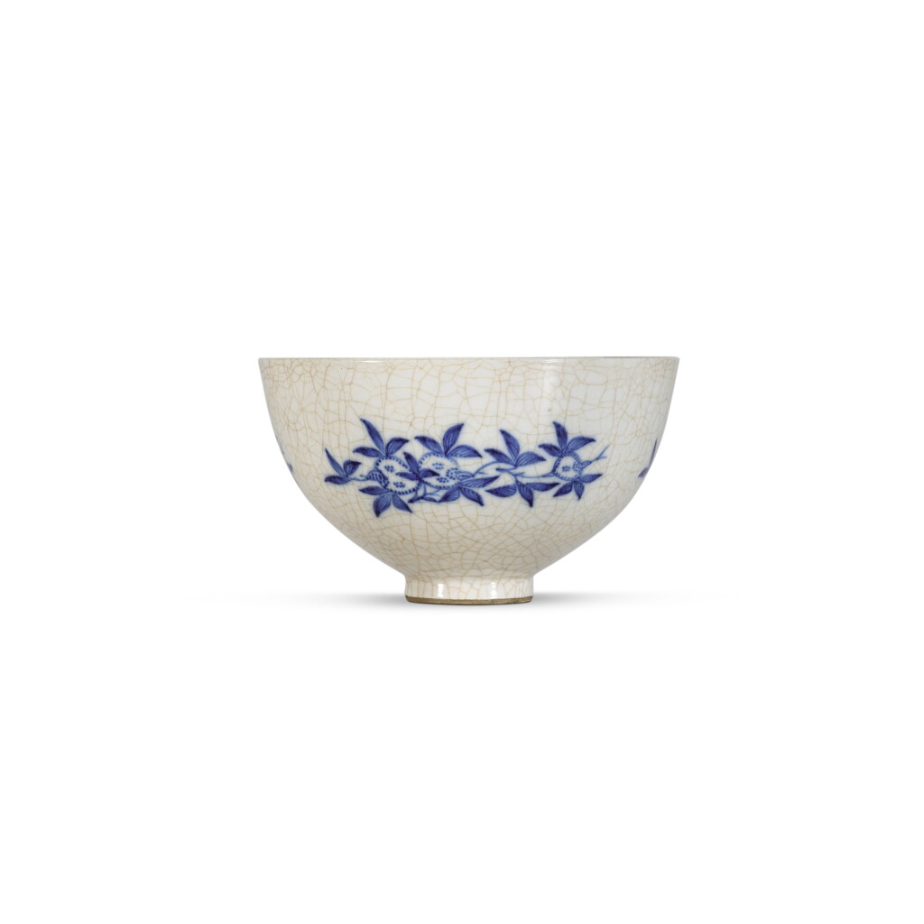 View full screen - View 1 of Lot 151. A soft-paste underglaze-blue bowl, Qing dynasty, 18th century.