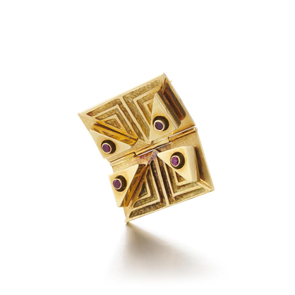 View full screen - View 1 of Lot 111. Ruby brooch | Spilla in rubini 1970.
