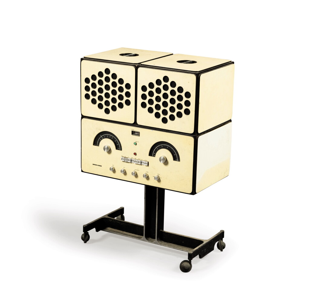 View full screen - View 1 of Lot 253. Vinyl player RR 126.fo.st, circa 1960.