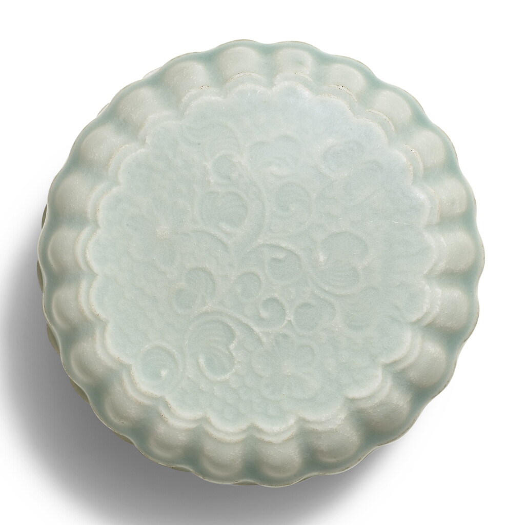 View full screen - View 1 of Lot 251. A QINGBAI 'CHRYSANTHEMUM' BOX AND COVER SONG DYNASTY | 宋 青白釉菊瓣式蓋盒.