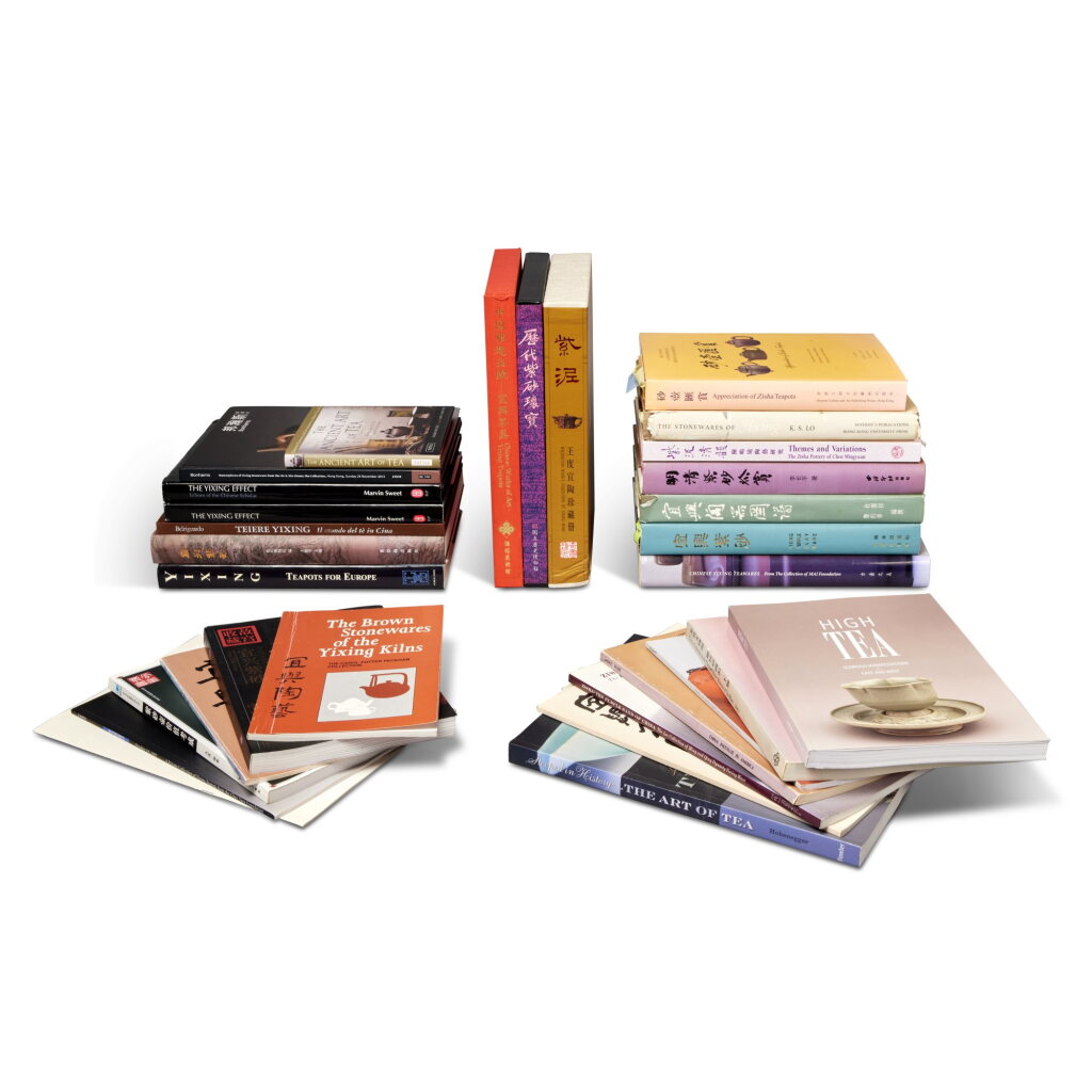 View full screen - View 1 of Lot 135. A group of thirty reference books on tea and zisha | 茶藝與紫砂參考書籍一組三十本.