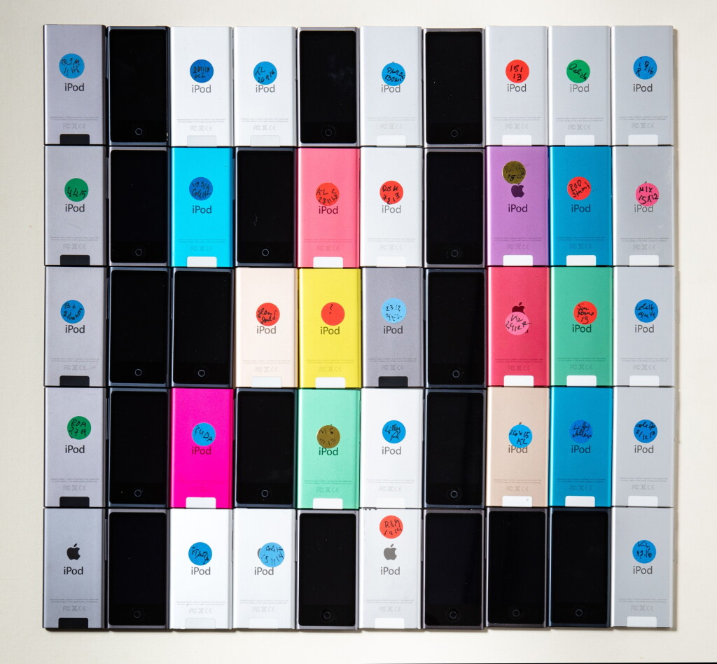 View full screen - View 1 of Lot 40. A lot of fifty Ipods Nano, 7th generation, Apple.