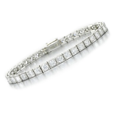 View full screen - View 1 of Lot 139. CARTIER | DIAMOND BRACELET.