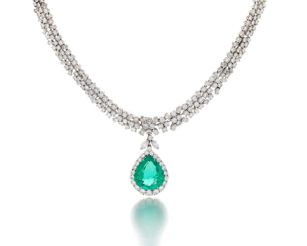 View full screen - View 1 of Lot 233. Emerald and diamond necklace | Collana in smeraldo e diamanti.