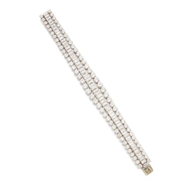 View full screen - View 1 of Lot 22. Diamond Bracelet.