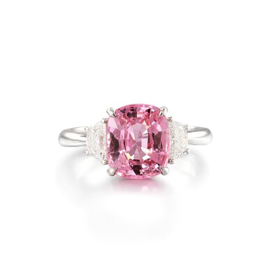 View full screen - View 1 of Lot 2969. Pink Spinel and Diamond Ring | 3.27克拉 天然未經加熱粉紅色尖晶石 配 鑽石 戒指.