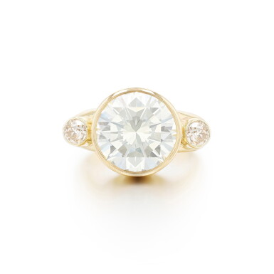 View full screen - View 1 of Lot 765. Bague diamant | Diamond ring.