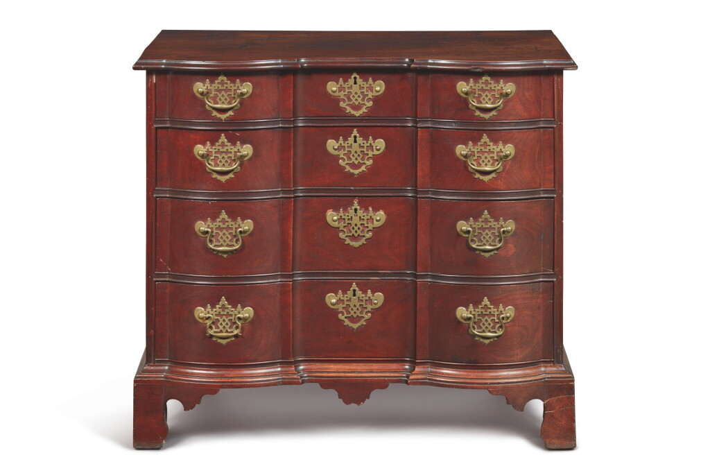 View full screen - View 1 of Lot 1698. CHIPPENDALE FIGURED MAHOGANY BLOCK FRONT CHEST OF DRAWERS, BOSTON, MASSACHUSETTS, CIRCA 1770.