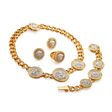 View full screen - View 1 of Lot 621. Diamond Parure | Versace | 鑽石 項鏈, 手鏈, 戒指 及 耳環套裝.