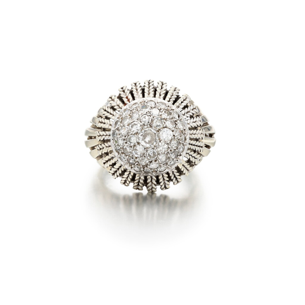 View full screen - View 1 of Lot 76. Bague or et diamants | Gold and diamond ring.